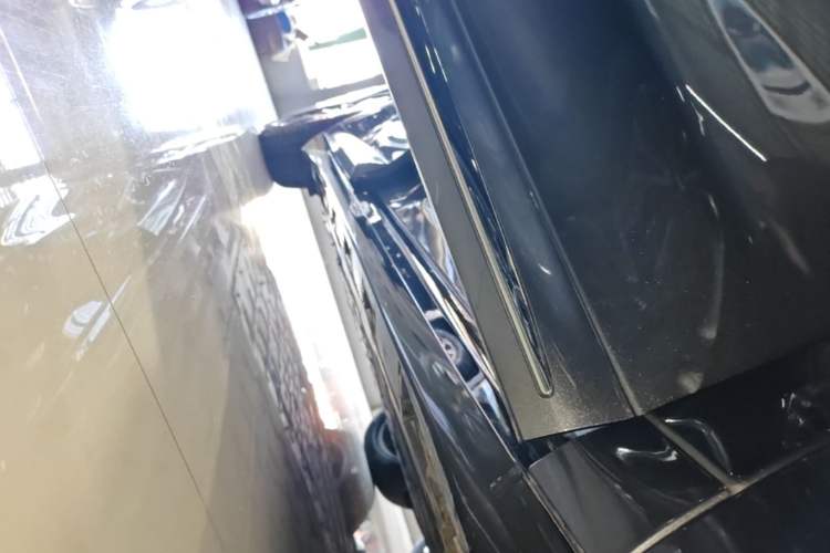 Used Hima Luxeed R7 2026 Model Range-Extending Ultra Right Side Sill