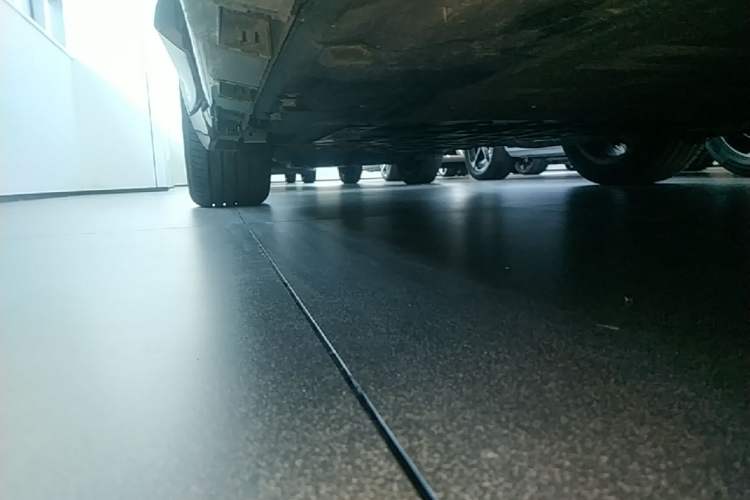 Used Hima Luxeed R7 2026 Model Range-Extending Max Right Side Sill