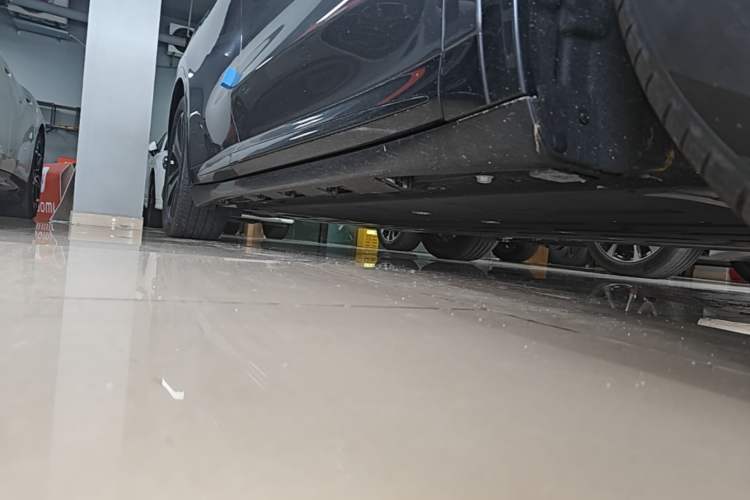 Used Hima Luxeed R7 2026 Model Pure Electric Max+ (896-line LiDAR) Right Side Sill