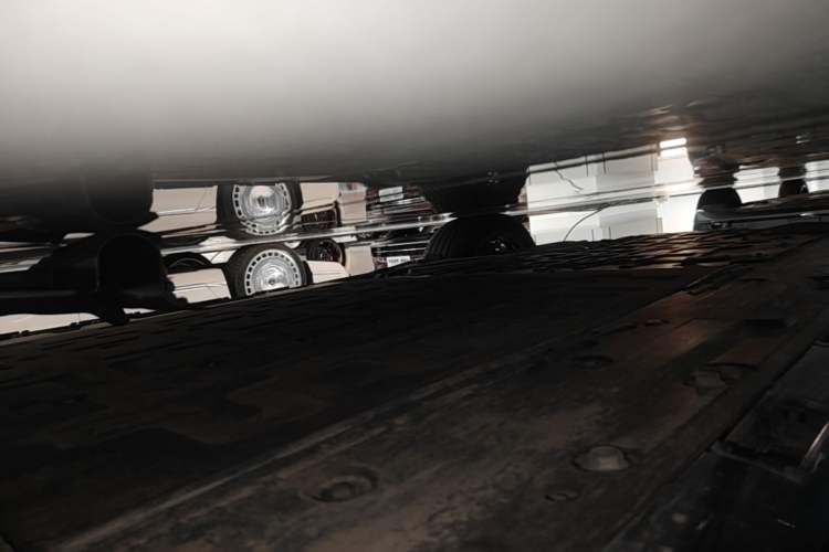 Used Hima Luxeed R7 2026 Model Range-Extending Ultra Right Side Sill