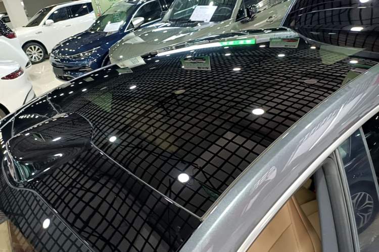 Used Hima Luxeed R7 2026 Model Range-Extending Ultra Roof