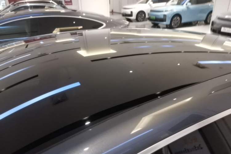 Used Hima Luxeed R7 2026 Model Range-Extending Ultra Roof