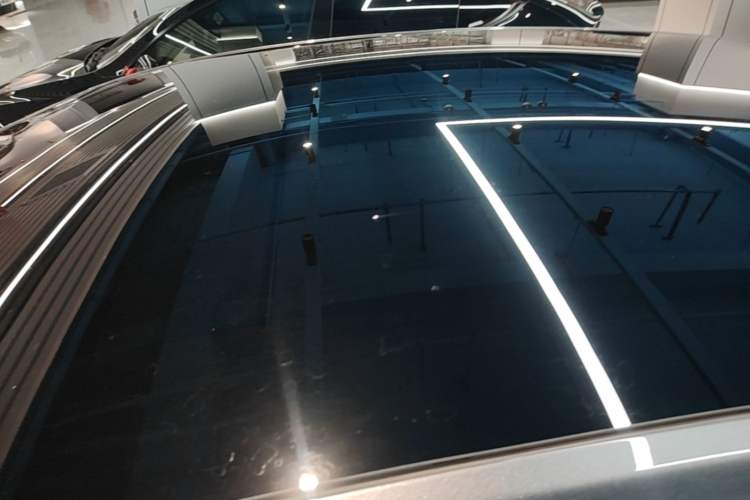Used Hima Luxeed R7 2026 Model Range-Extending Ultra Roof