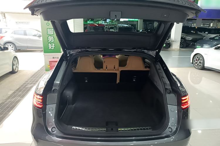 Used Hima Luxeed R7 2026 Model Range-Extending Ultra Trunk