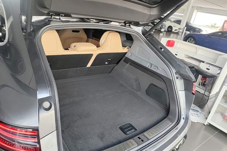 Used Hima Luxeed R7 2026 Model Range-Extending Ultra Trunk