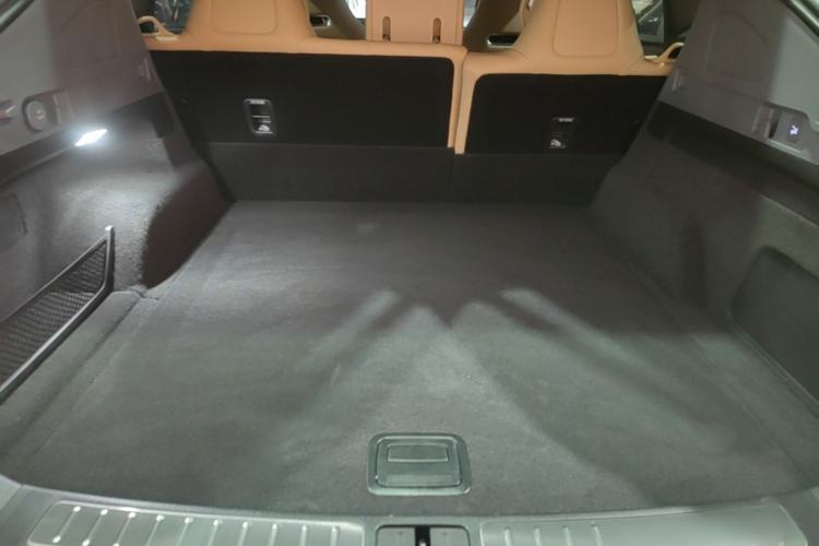 Used Hima Luxeed R7 2026 Model Range-Extending Ultra Trunk