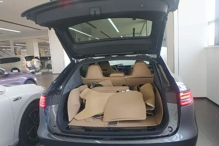 Used Hima Luxeed R7 2026 Model Range-Extending Max Trunk