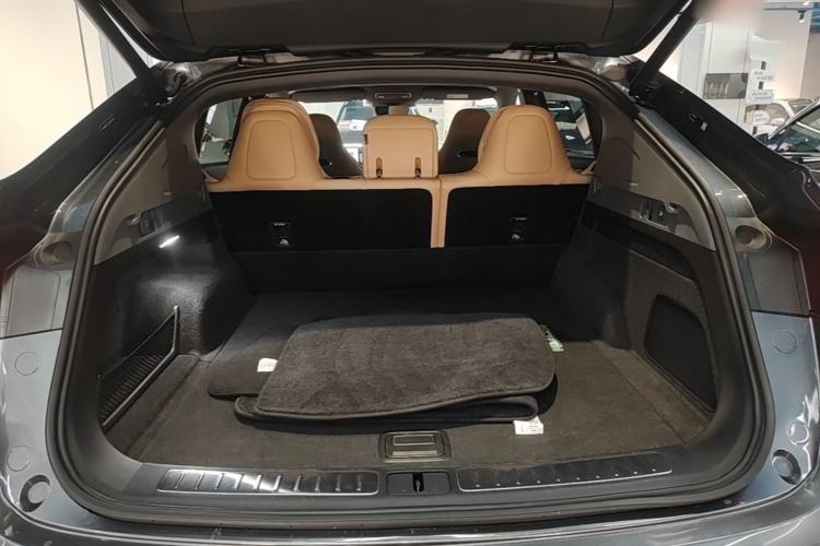 Used Hima Luxeed R7 2026 Model Range-Extending Ultra Trunk