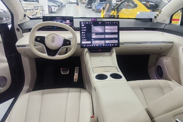 Used Hima Luxeed R7 2026 Model Pure Electric Max+ Center Console