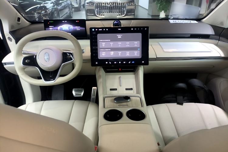 Used Hima Luxeed R7 2026 Model Range-Extending Max+ Center Console