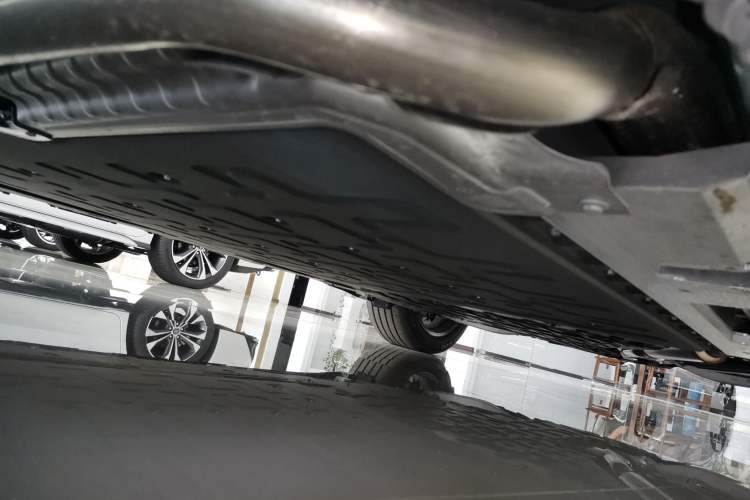 Used Hima Luxeed R7 2026 Model Range-Extending Max Chassis Front Left