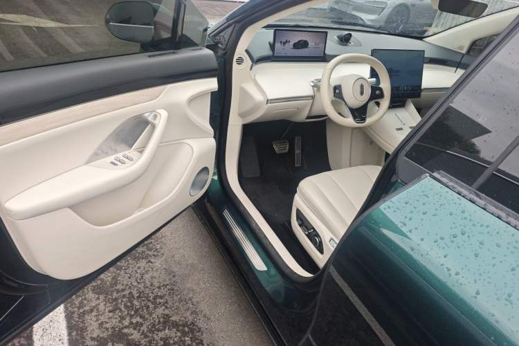 Used Hima Luxeed R7 2026 Model Range-Extending Max Driver Seat
