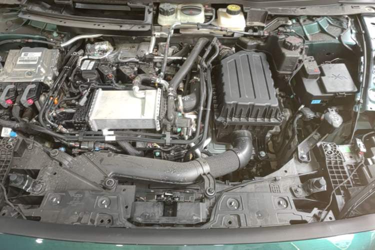 Used Hima Luxeed R7 2026 Model Range-Extending Max+ Engine Bay