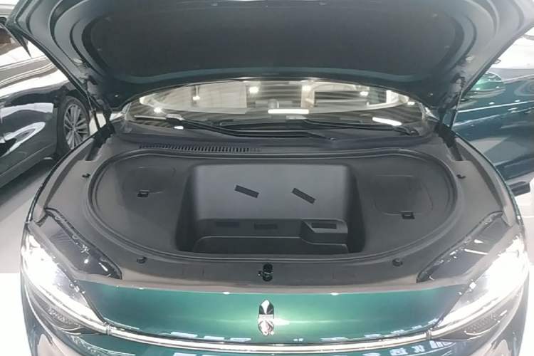 Used Hima Luxeed R7 2026 Model Pure Electric Max+ Engine Bay