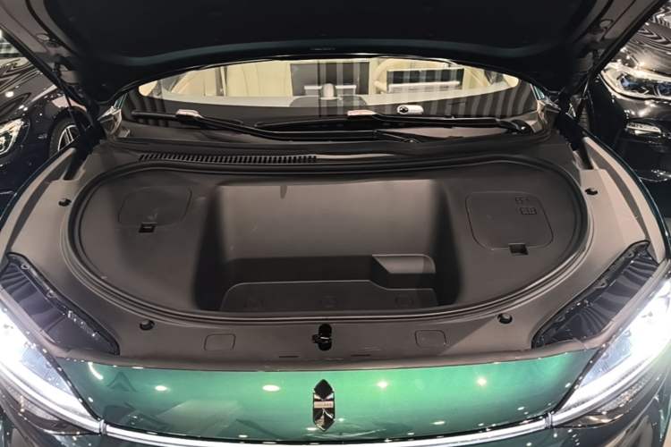 Used Hima Luxeed R7 2026 Model Pure Electric Max+ Engine Bay