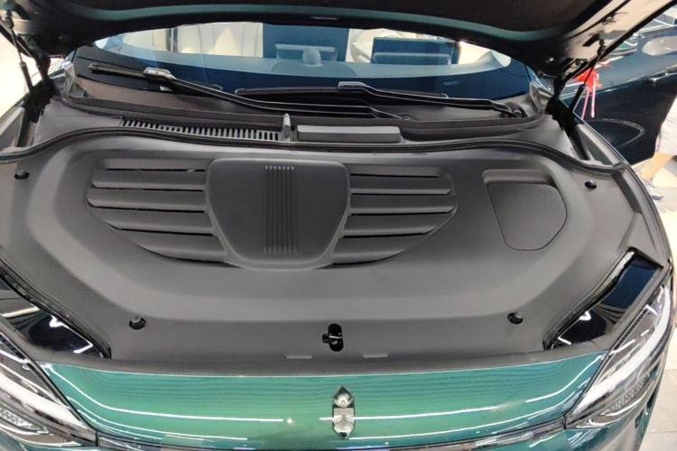 Used Hima Luxeed R7 2026 Model Range-Extending Max Engine Bay