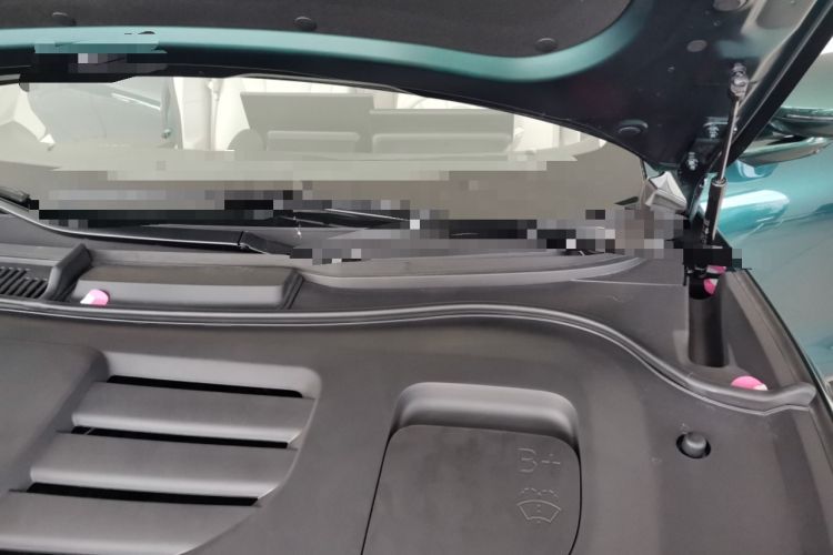 Used Hima Luxeed R7 2026 Model Range-Extending Max Engine Bay Left