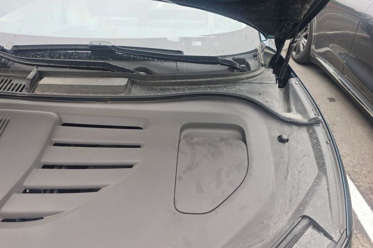 Used Hima Luxeed R7 2026 Model Range-Extending Max Engine Bay Left