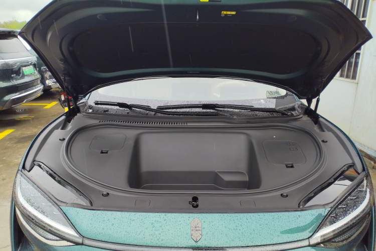 Used Hima Luxeed R7 2026 Model Pure Electric Max+ Engine Bay