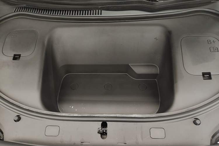 Used Hima Luxeed R7 2026 Model Pure Electric Max+ Engine Bay