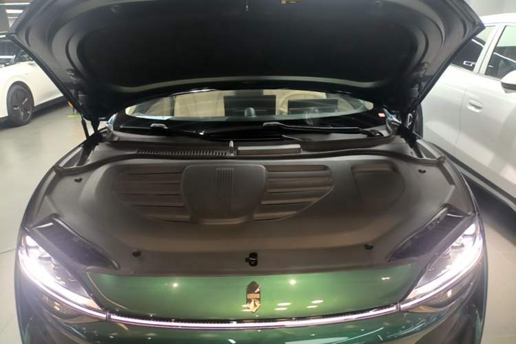 Used Hima Luxeed R7 2026 Model Range-Extending Max+ Engine Bay