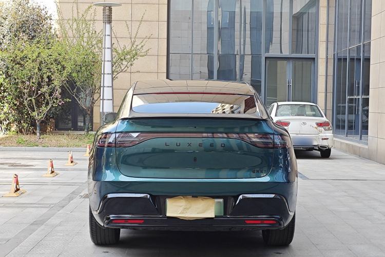 Used Hima Luxeed R7 2026 Model Range-Extending Max Exterior 4