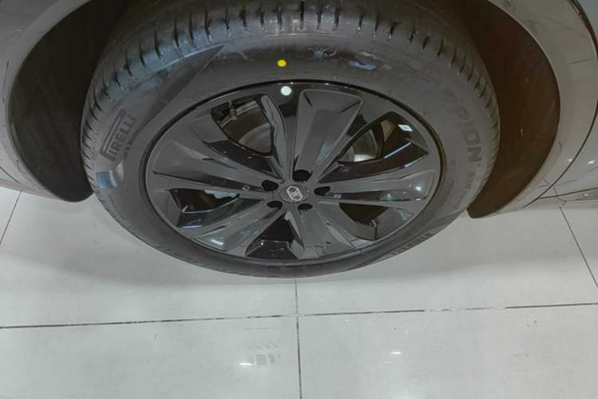Used Hima Luxeed R7 2026 Model Range-Extending Max+ Exterior 5