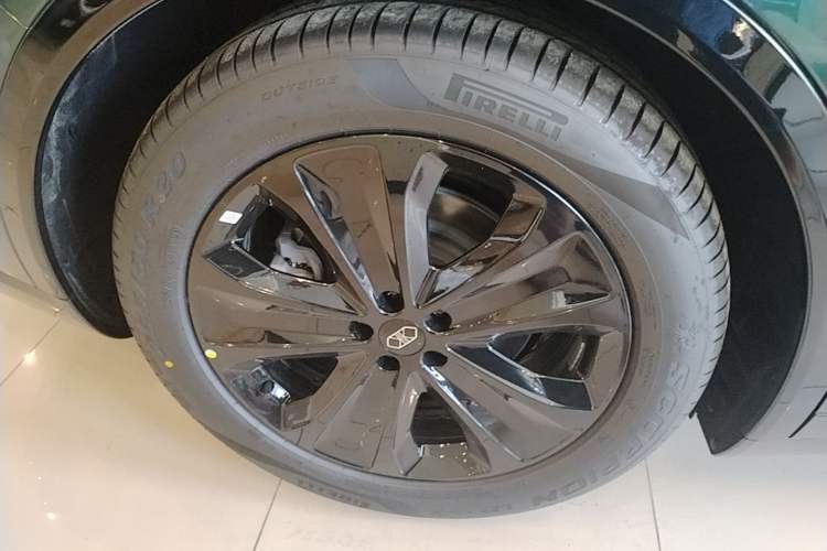 Used Hima Luxeed R7 2026 Model Range-Extending Max+ Exterior 5