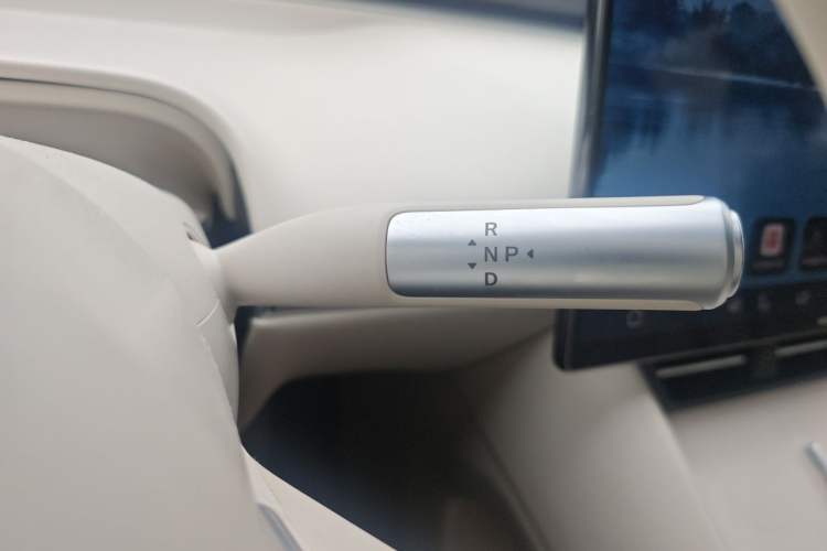 Used Hima Luxeed R7 2026 Model Range-Extending Max Gear Lever