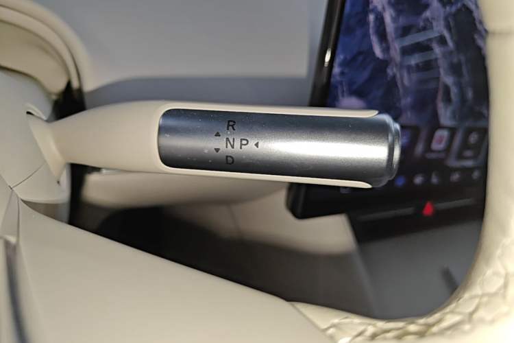 Used Hima Luxeed R7 2026 Model Pure Electric Max+ Gear Lever