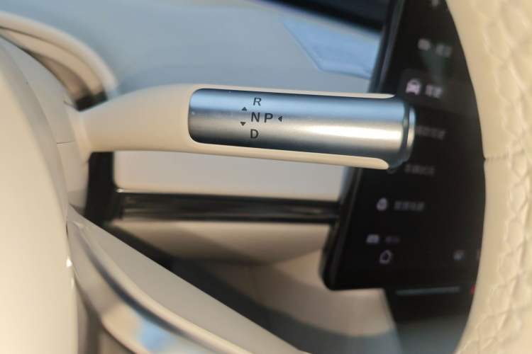 Used Hima Luxeed R7 2026 Model Pure Electric Ultra Gear Lever
