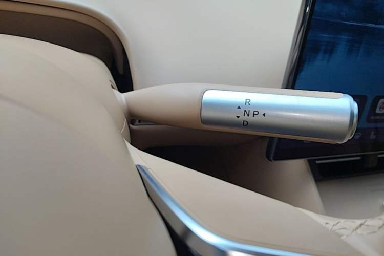Used Hima Luxeed R7 2026 Model Pure Electric Max+ Gear Lever