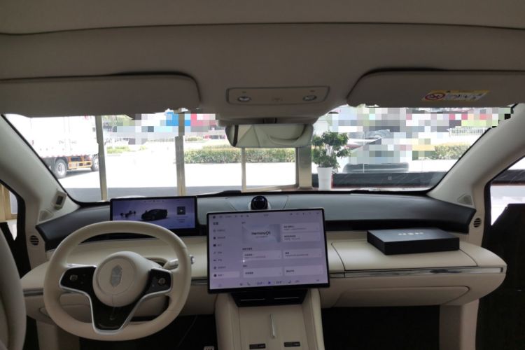 Used Hima Luxeed R7 2026 Model Range-Extending Max Headliner