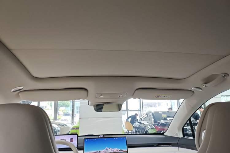 Used Hima Luxeed R7 2026 Model Pure Electric Ultra Headliner