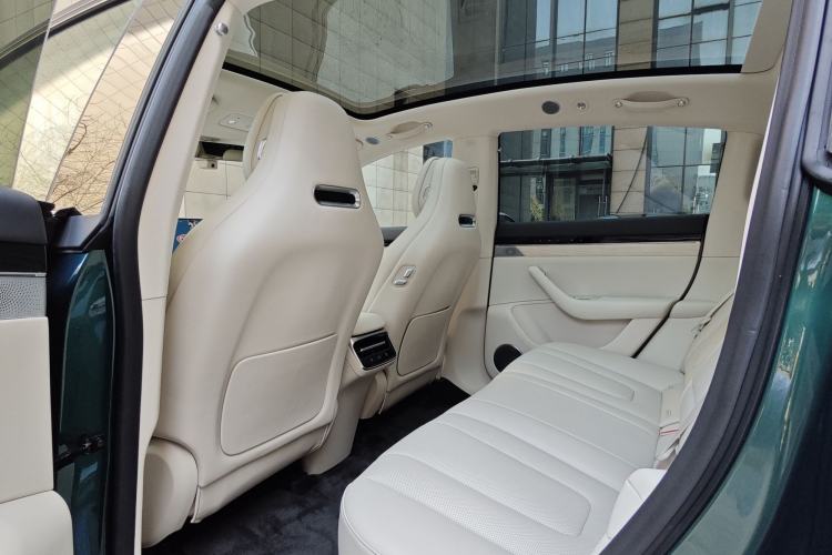 Used Hima Luxeed R7 2026 Model Range-Extending Max Interior 10