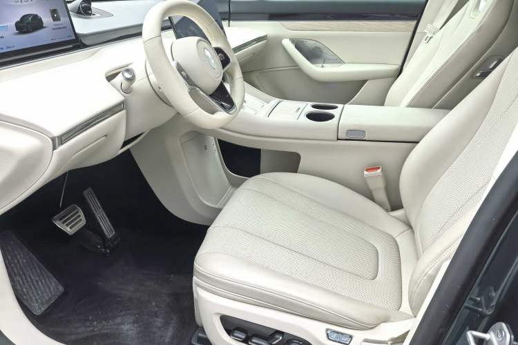 Used Hima Luxeed R7 2026 Model Pure Electric Max+ Interior 2