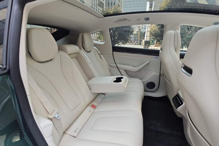 Used Hima Luxeed R7 2026 Model Range-Extending Max Interior 5
