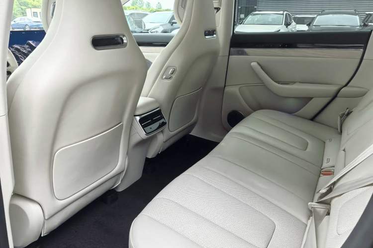 Used Hima Luxeed R7 2026 Model Pure Electric Max+ Interior 5