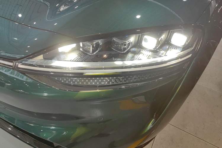 Used Hima Luxeed R7 2026 Model Pure Electric Max+ Left Front Headlight