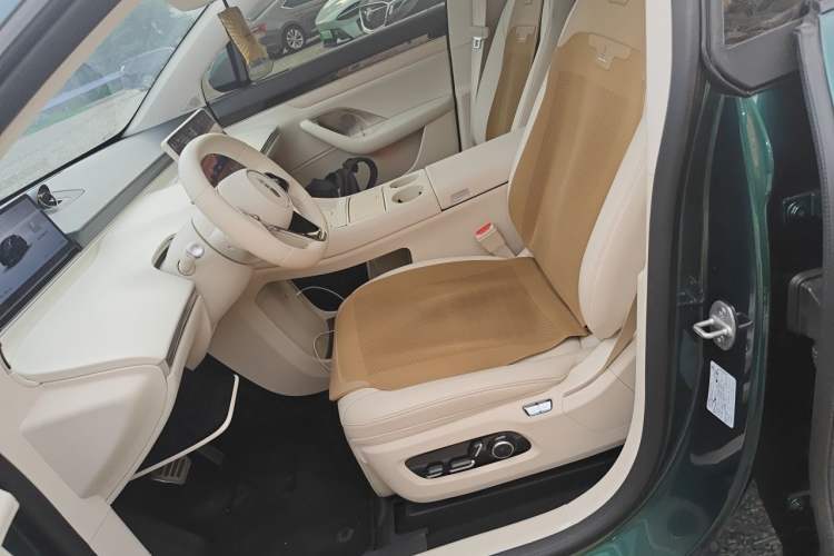 Used Hima Luxeed R7 2026 Model Pure Electric Max+ Left Front Seat