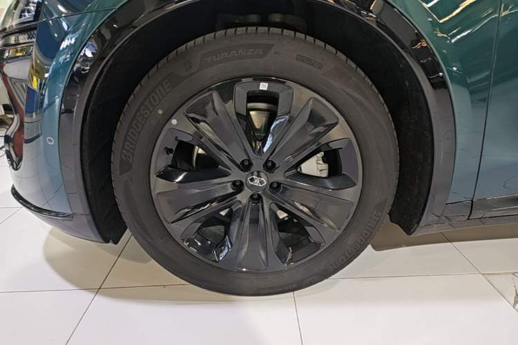 Used Hima Luxeed R7 2026 Model Pure Electric Max Left Front Wheel Hub