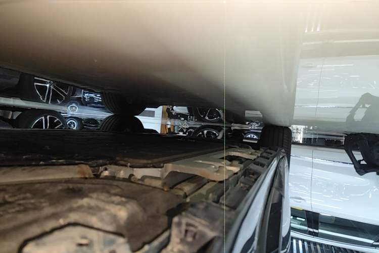 Used Hima Luxeed R7 2026 Model Range-Extending Max Left Side Sill
