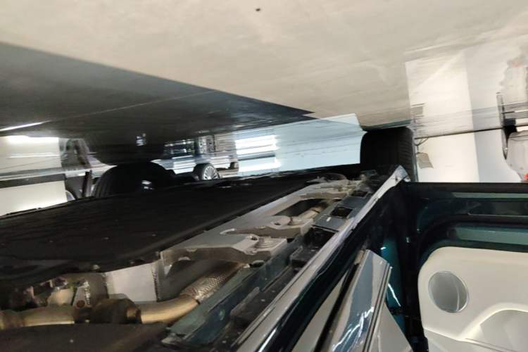 Used Hima Luxeed R7 2026 Model Range-Extending Max Left Side Sill