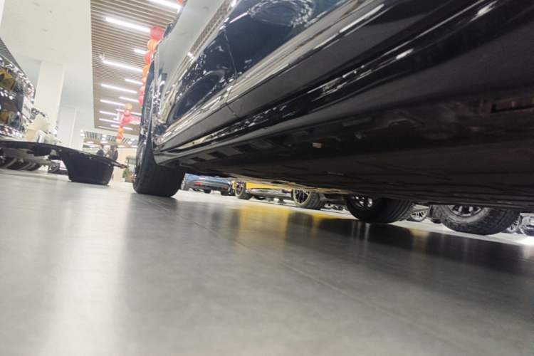 Used Hima Luxeed R7 2026 Model Pure Electric Max+ Left Side Sill