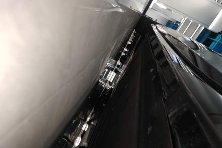 Used Hima Luxeed R7 2026 Model Pure Electric Max+ Left Side Sill