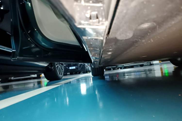 Used Hima Luxeed R7 2026 Model Pure Electric Max+ Left Side Sill