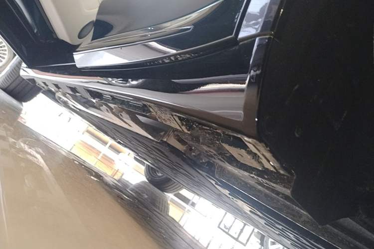 Used Hima Luxeed R7 2026 Model Range-Extending Max+ Left Side Sill