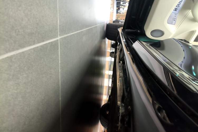 Used Hima Luxeed R7 2026 Model Range-Extending Max+ Left Side Sill