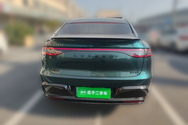 Used Hima Luxeed R7  Rear