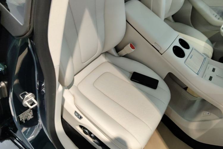 Used Hima Luxeed R7 2026 Model Range-Extending Max Right Front Seat
